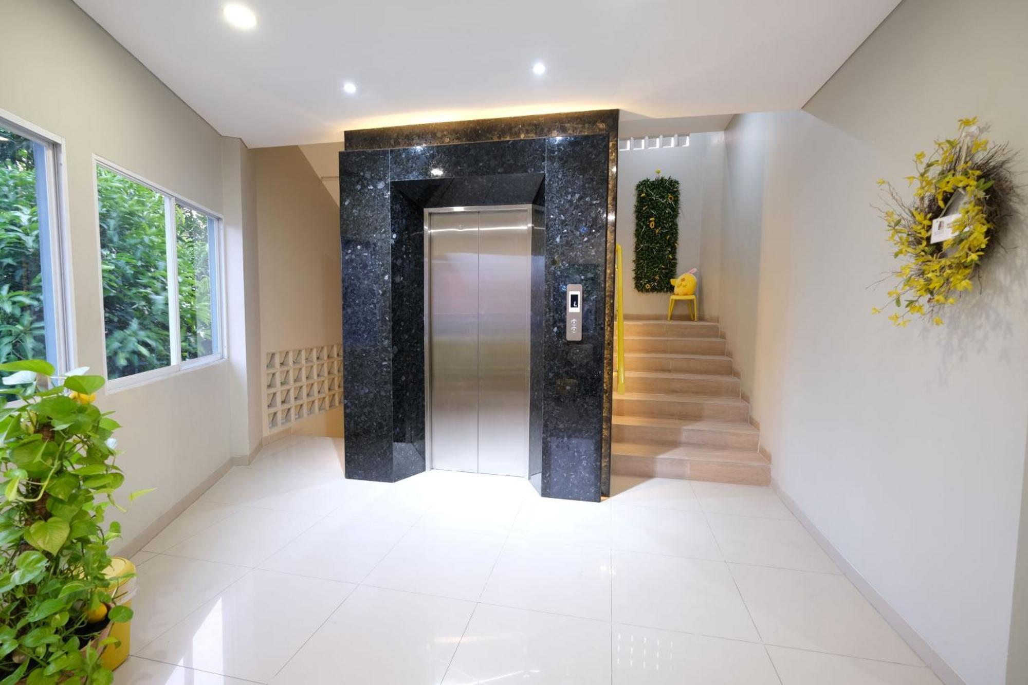 S101 Hotels Semarang Exterior photo