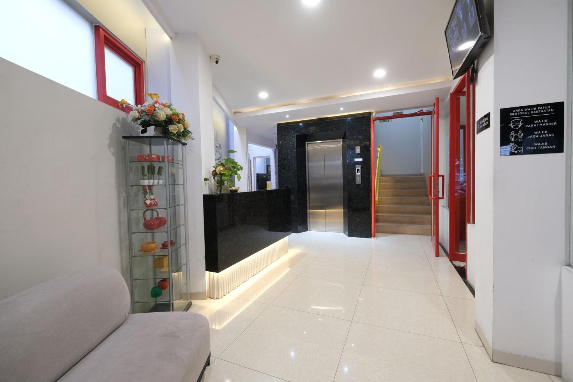 S101 Hotels Semarang Exterior photo
