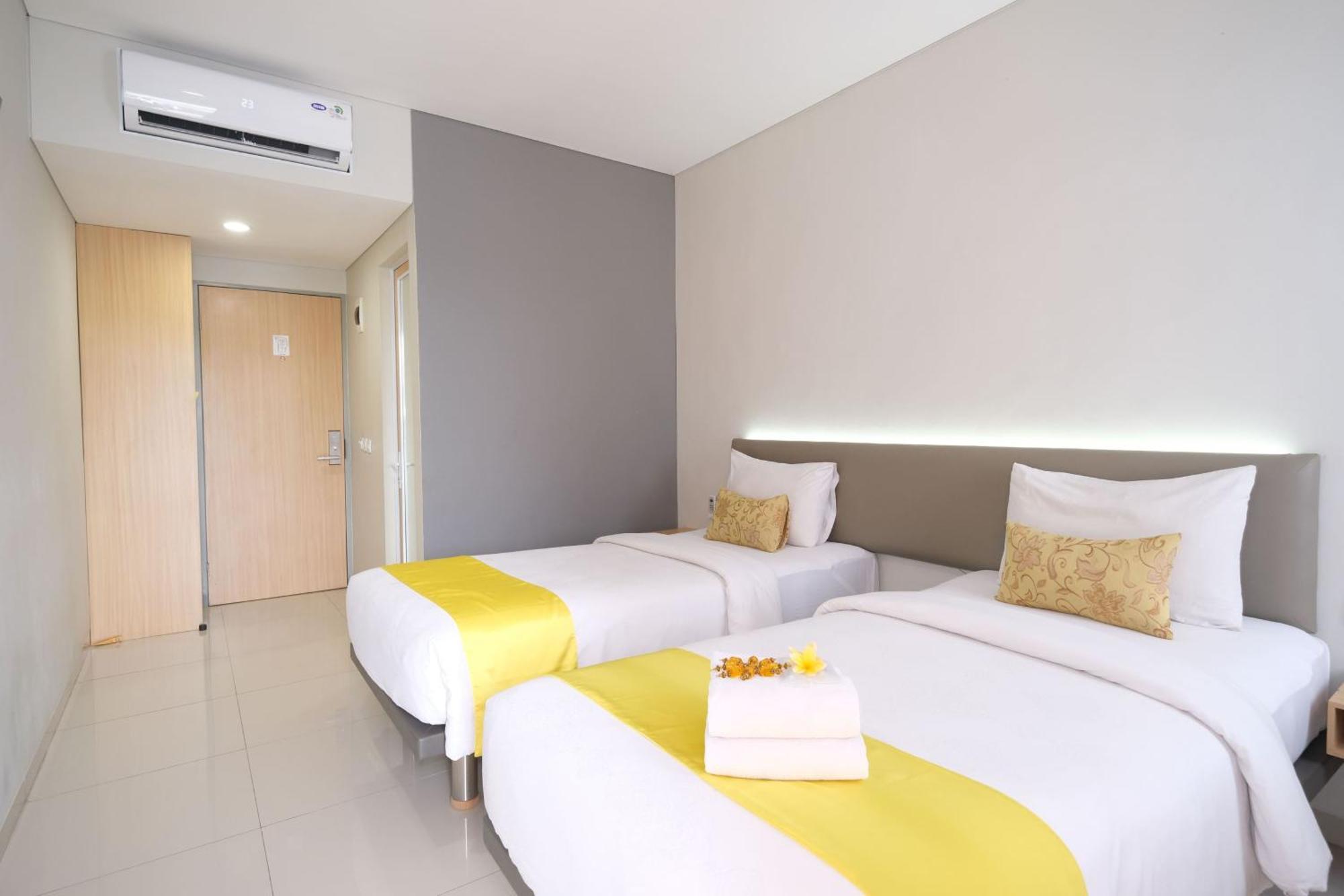 S101 Hotels Semarang Exterior photo