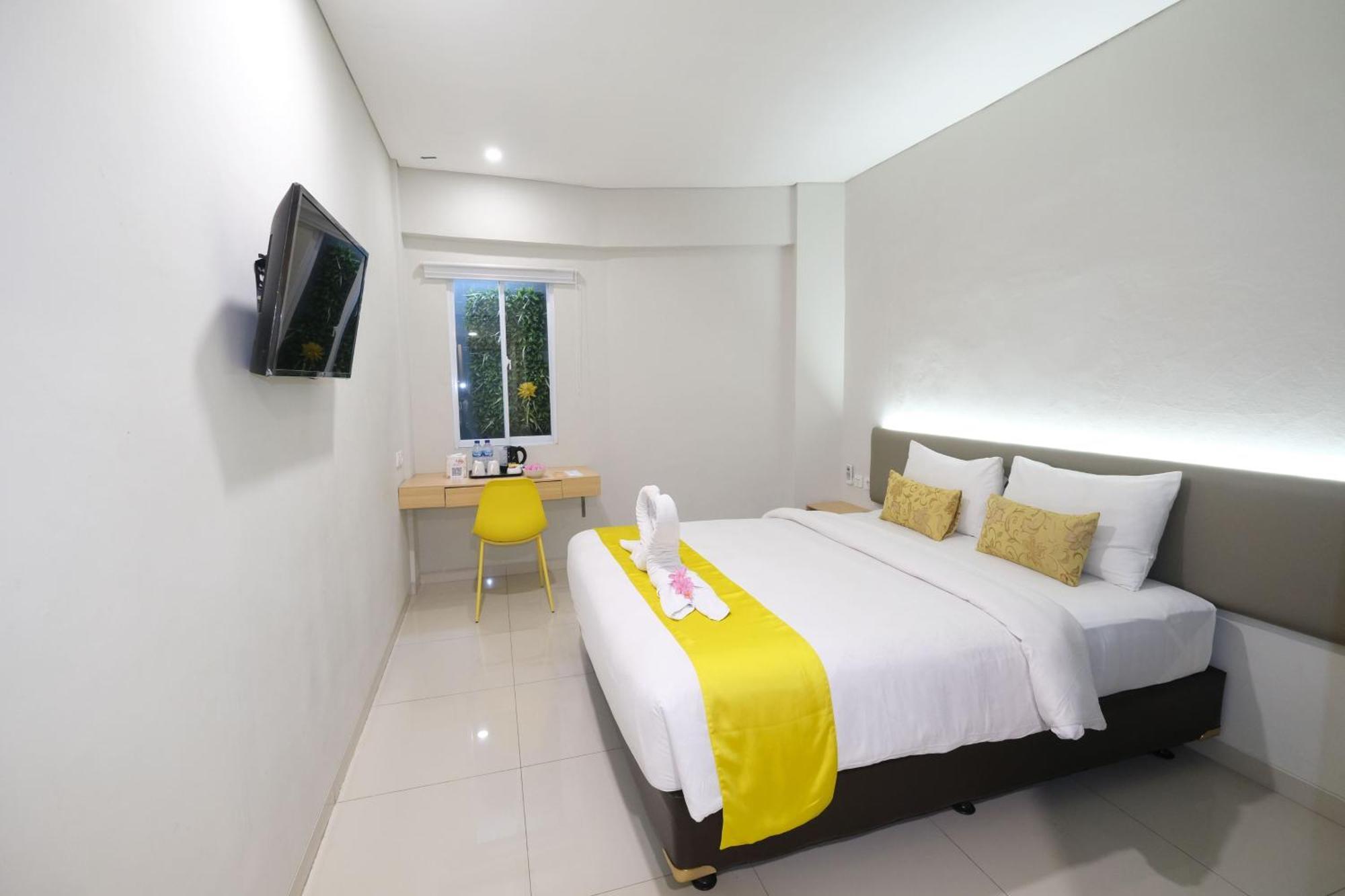 S101 Hotels Semarang Exterior photo
